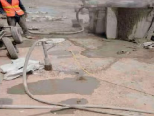 吉林水泥混凝土路面板底注浆技术 路面脱空注浆整治方案